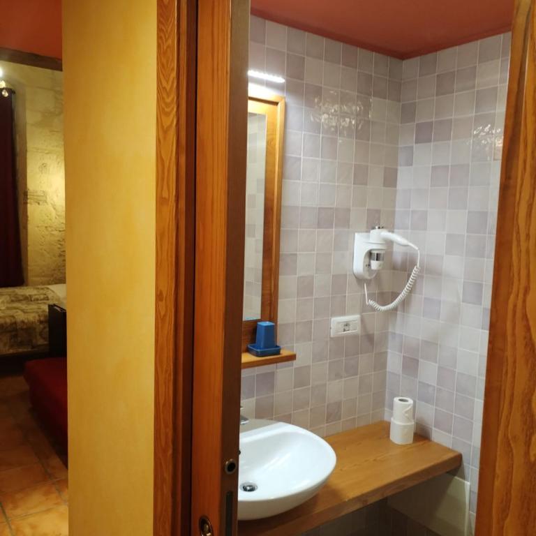 PALAZZO FULGHER - Camera Doppia con Letti Singoli con Bagno Privato - 3