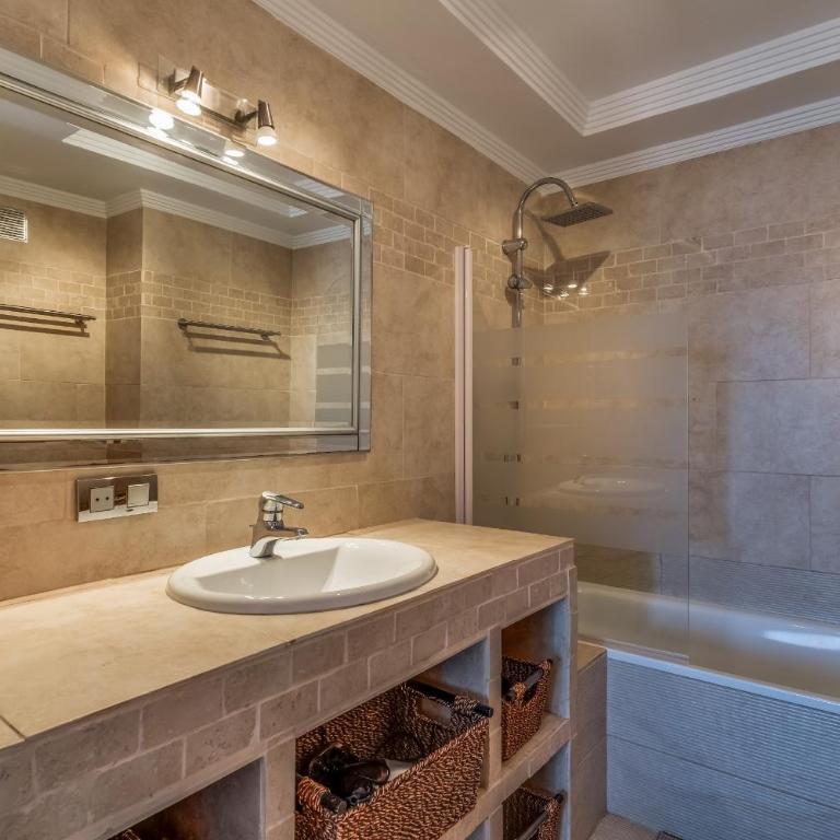 Ultimate Rentals - Appartement Mijas Met Geweldig Zeezicht - Apartamento de 2 dormitorios con terraza y vistas al mar - 14