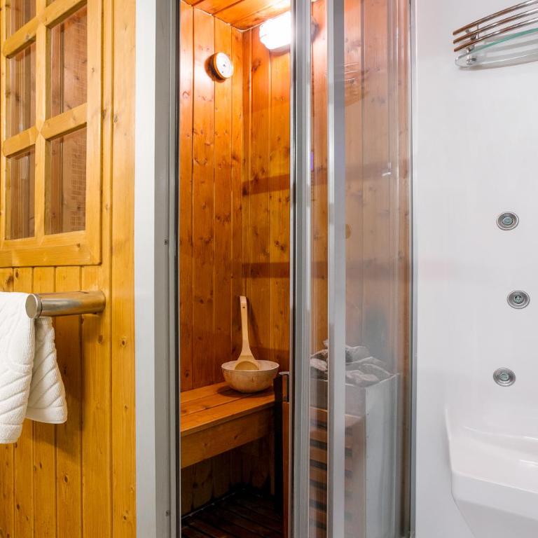 Villa Skadarlija - Velnes Dvokrevetna Soba sa Bračnim Krevetom i Saunom - 15