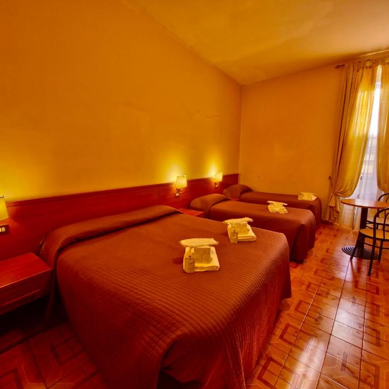 Hotel Azzurra - Camera Quadrupla con Bagno Privato - 1