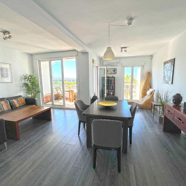 Sol y Mar Apartamento amplio con dos dormitorios y balcón - Apartamento de 2 dormitorios - 4