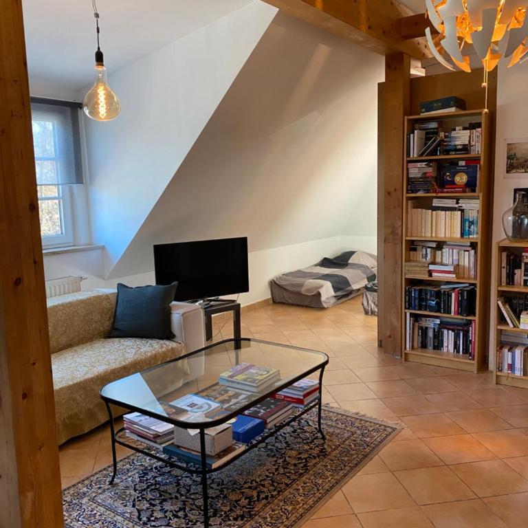 Helle und ruhige Dachgeschosswohnung - Loft - 7