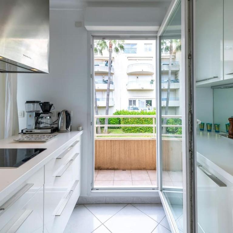 Modern Beachfront family apartment with pool - Appartement 2 Chambres - 7