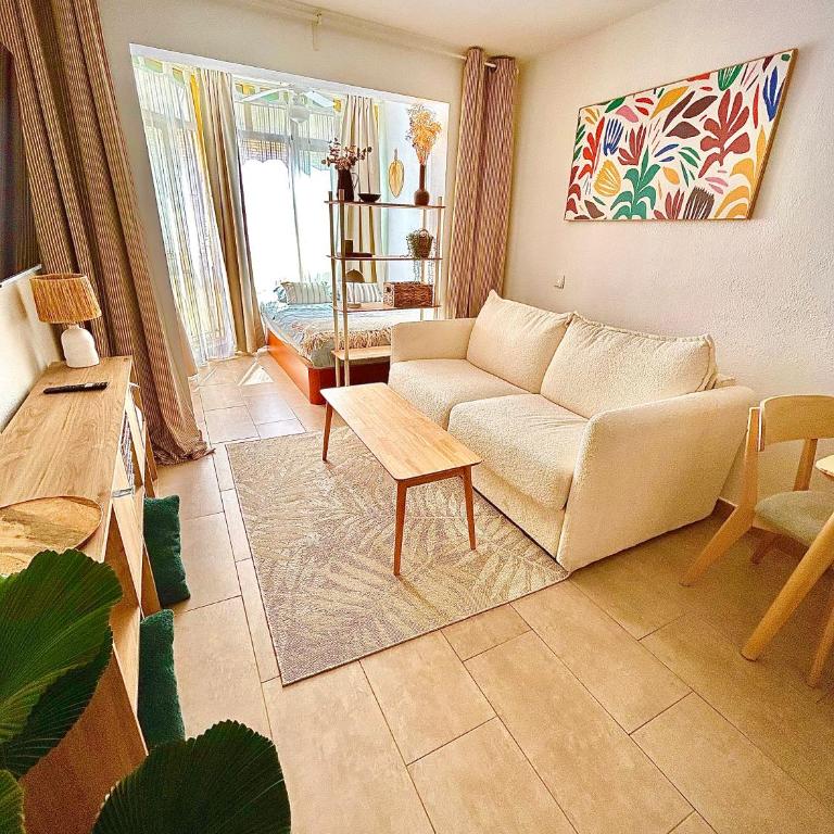 Sal y Sol Studio - King Studio with Sofa Bed - 1