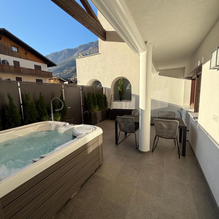 Jacuzzi Suite Appartement bei Meran - One-Bedroom Apartment - 1