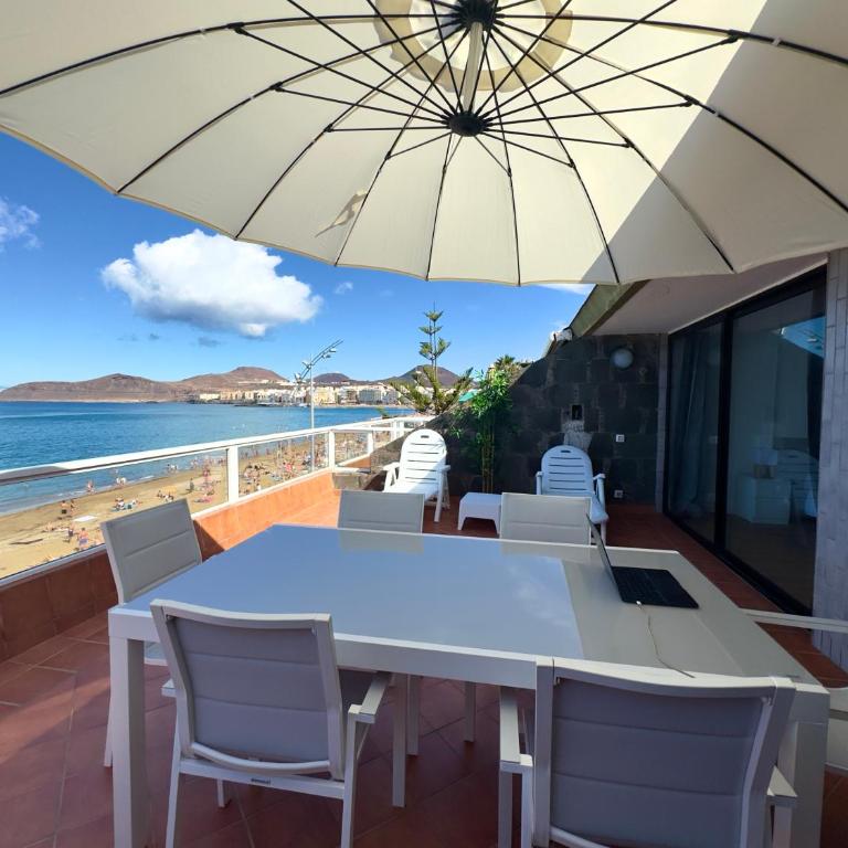 La Perla de Las Canteras - Three-Bedroom Apartment - 7