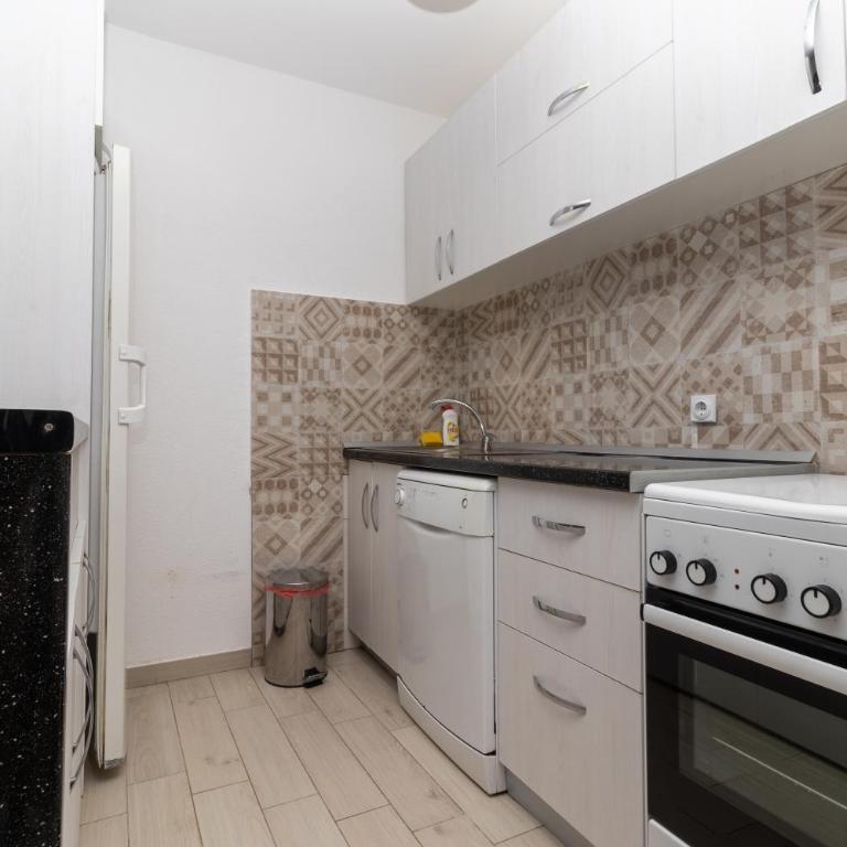 Stan-Pinjes 2 - Two-Bedroom Apartment - 16