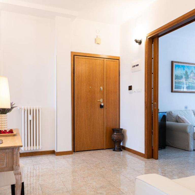 Godi Fiorenza Suite - Duomo a 15 Minuti e Aeroporto a 4 Minuti con Tramvia T2 - Appartamento Deluxe - 26