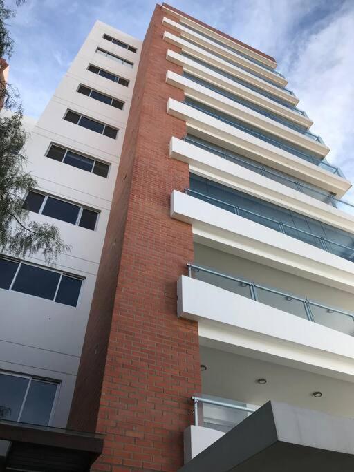 Departamento Exclusivo en Tarija - Apartamento de 2 dormitorios - 36
