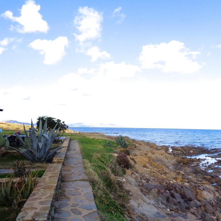 LES PIEDS DANS L EAU - Three-Bedroom House - 17