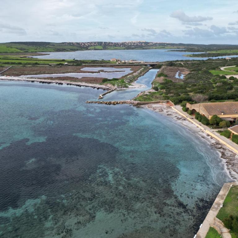 LES PIEDS DANS L EAU - Three-Bedroom House - 75