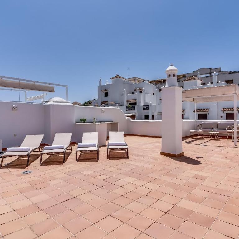 Apartment With Roof Terrace & Parking - Communal Pool and Near the Beach - Apartment - 4