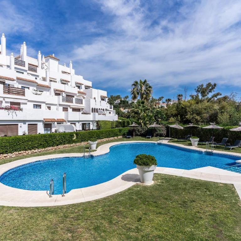 Apartment With Roof Terrace & Parking - Communal Pool and Near the Beach - Apartment - 2