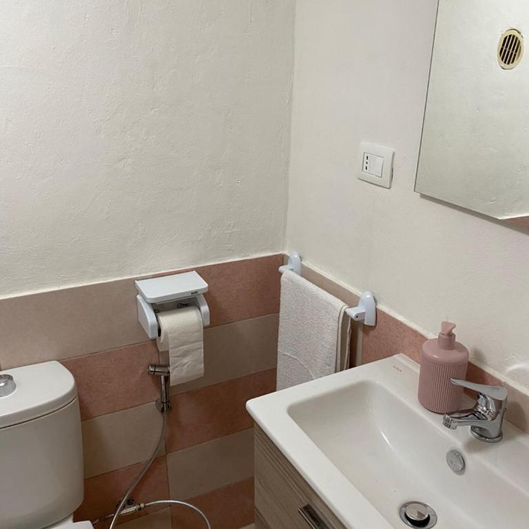 Liuzzi - Double Room with Private Bathroom - 2