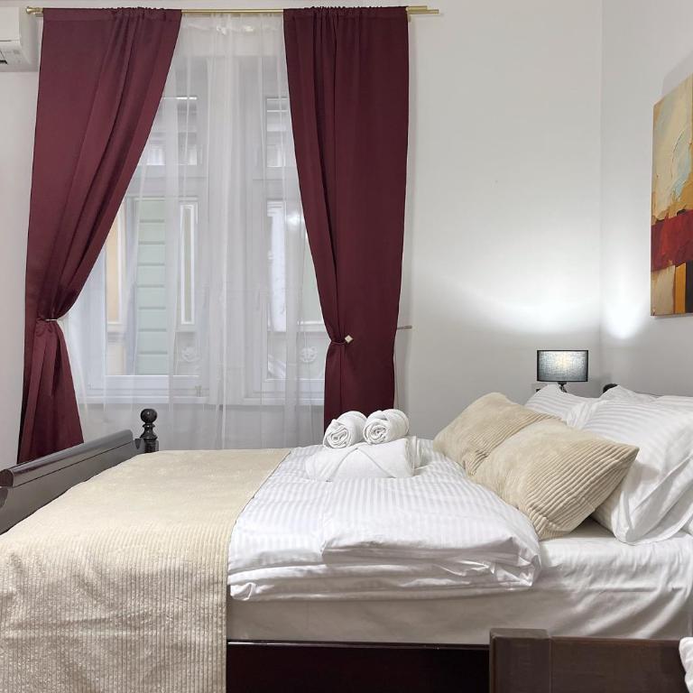 Main Street Retreat Apartment with Free Parking - Two-Bedroom Apartment - 13
