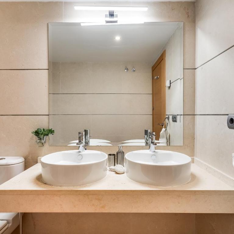 Stylish 2BR Apt - Shared pools - Near Golf and the Beach - Apartamento - 12