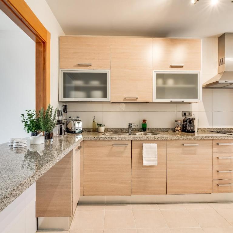 Stylish 2BR Apt - Shared pools - Near Golf and the Beach - Apartamento - 19