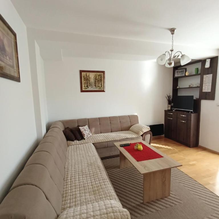 Stan Jovana - One-Bedroom Apartment - 1