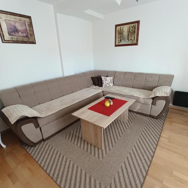 Stan Jovana - One-Bedroom Apartment - 8
