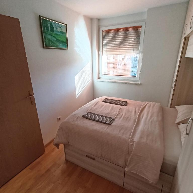 Stan Jovana - One-Bedroom Apartment - 21