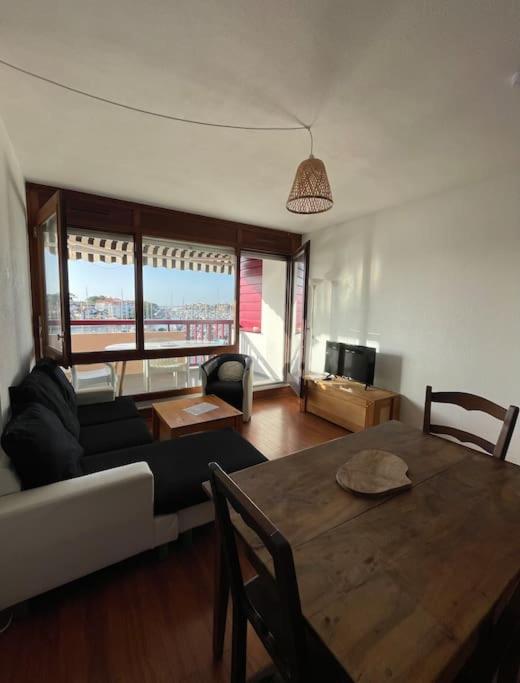 Appartement avec balcon vue sur le port & piscine - Appartamento con 2 Camere da Letto - 10