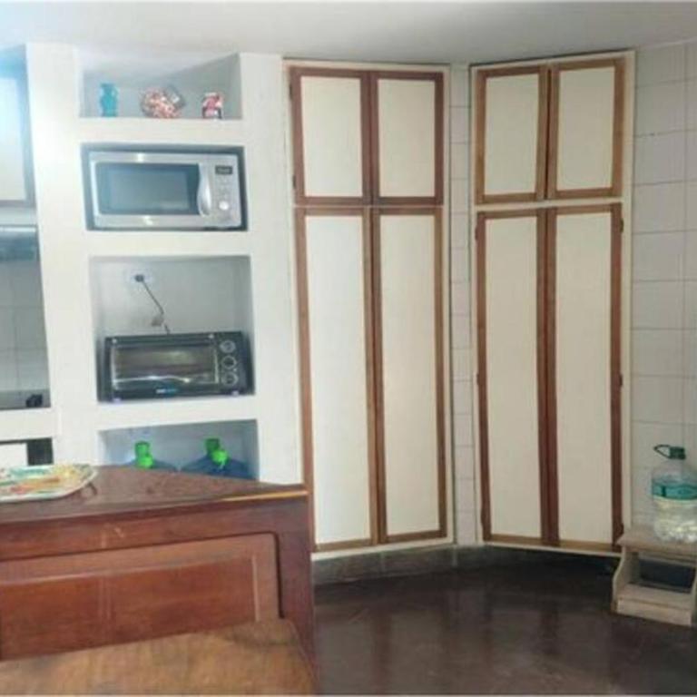 Espectacular casa en Olivos - Four-Bedroom House - 14