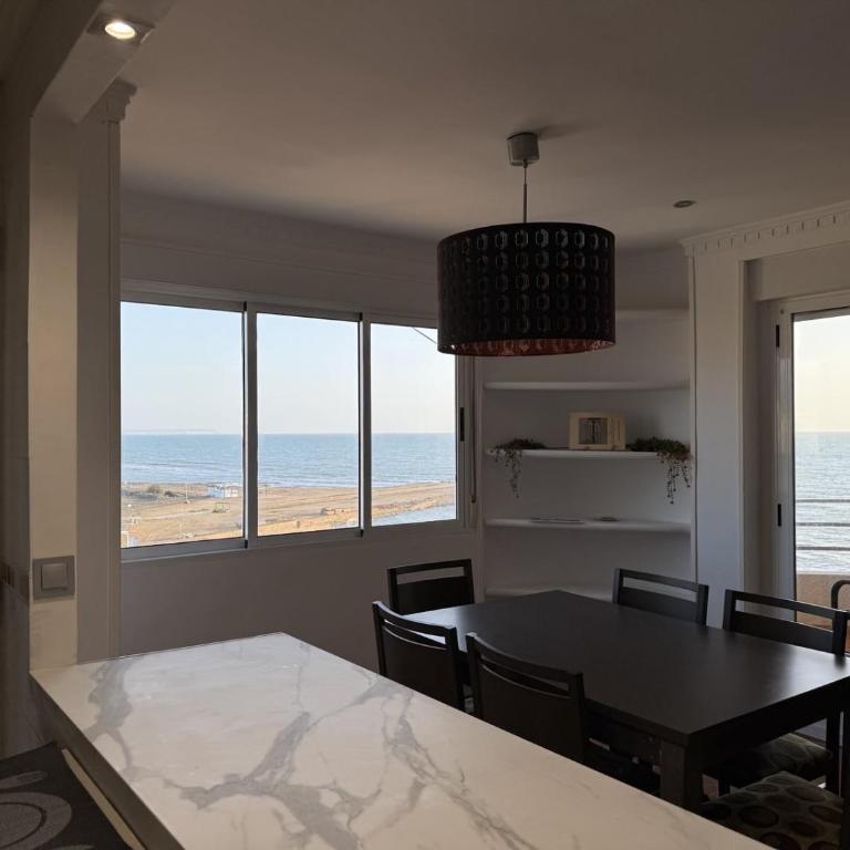 Formidable seaview - Three-Bedroom Apartment - 30