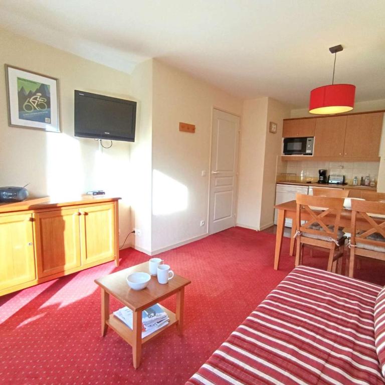 T2 à Saint-Lary-Soulan avec Piscine et Parking pour 4 pers. - FR-1-457-358 - Apartment - 6
