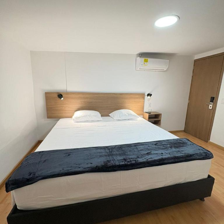 Dadison Plaza Hotel - Habitación Deluxe con cama extragrande - 3