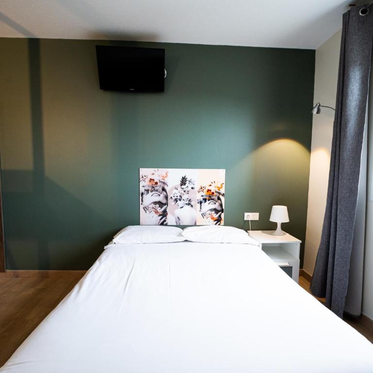 Hotel Grand Cap Rooftop Pool - Family Room (5 People) - 8