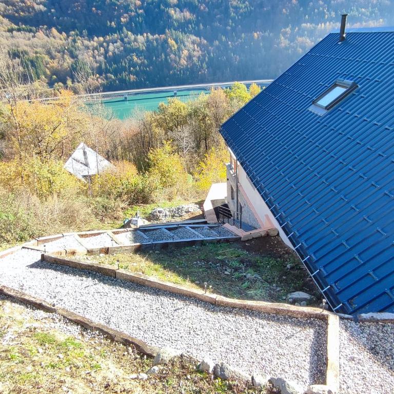 Le Bois Cosy appartement 4 étoiles 6 personnes, ACCES SKI ALPE D'HUEZ GRAND DOMAINE A 3 K M - Appartement 2 Chambres - Vue sur Lac - 22