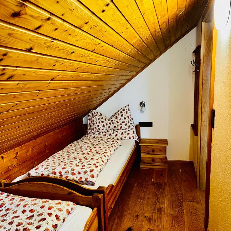 Unerzhuberhof - Two-Bedroom Apartment - 4