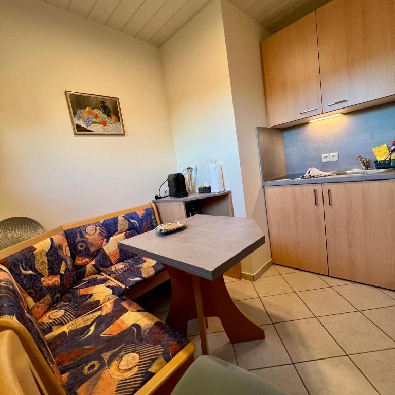 Gästehaus Wallner - Apartment mit Blick auf die Berge - 12