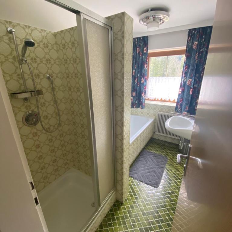 Haus Tanne Abtenau - Doppelzimmer mit Bergblick - 6