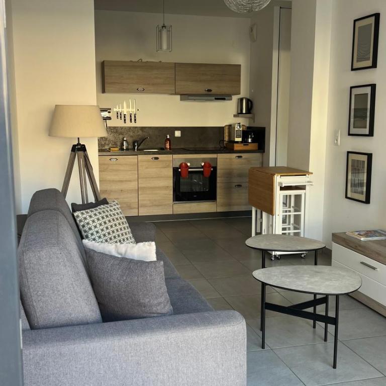 Appartement T2 - Rez-de-Jardin, proche plage et commerces - Appartamento con 1 Camera da Letto - 1