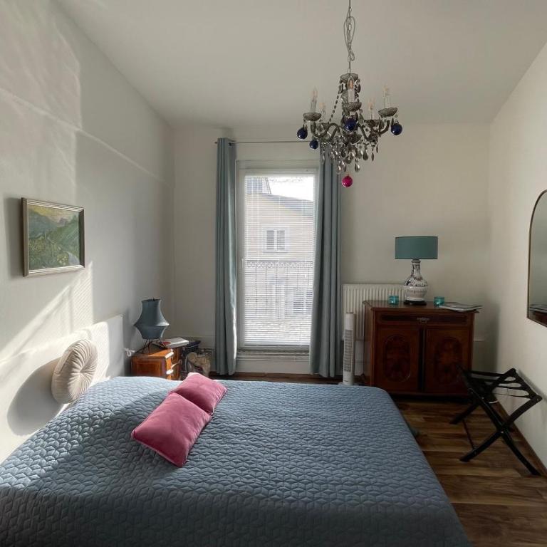 Feine 2-Zimmer Dachgeschoßwohnung - Apartment mit Balkon - 2