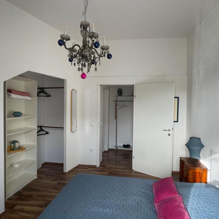 Feine 2-Zimmer Dachgeschoßwohnung - Apartment mit Balkon - 3