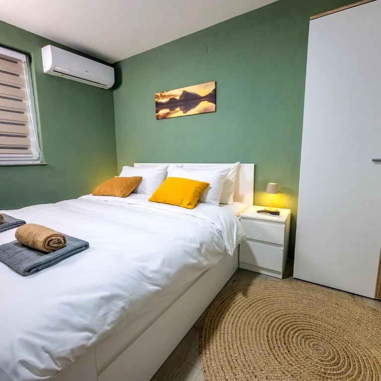 Modern House near Sarajevo with Terrace & Free Parking - Two-Bedroom Apartment with Balcony and Terrace - 21