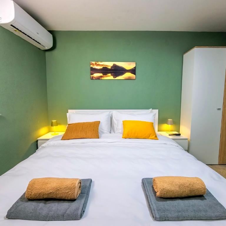 Modern House near Sarajevo with Terrace & Free Parking - Two-Bedroom Apartment with Balcony and Terrace - 18