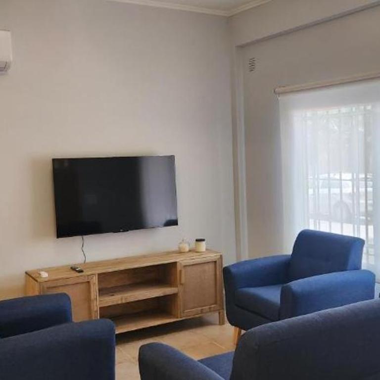 Tigre Centro Cochera Gratis - Casa de 2 dormitorios - 70