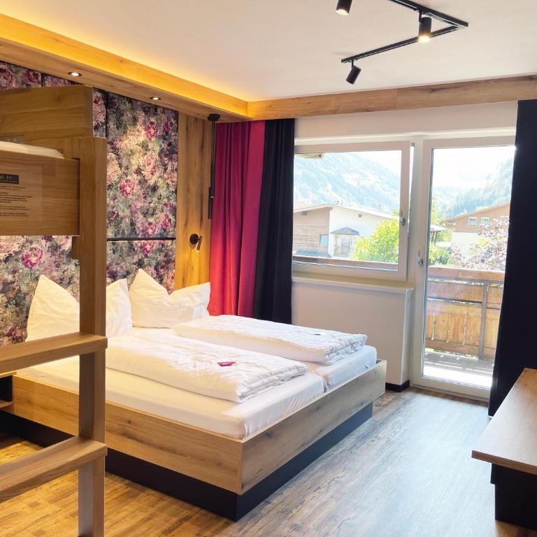 first mountain Hotel Zillertal - Vierbettzimmer - 3
