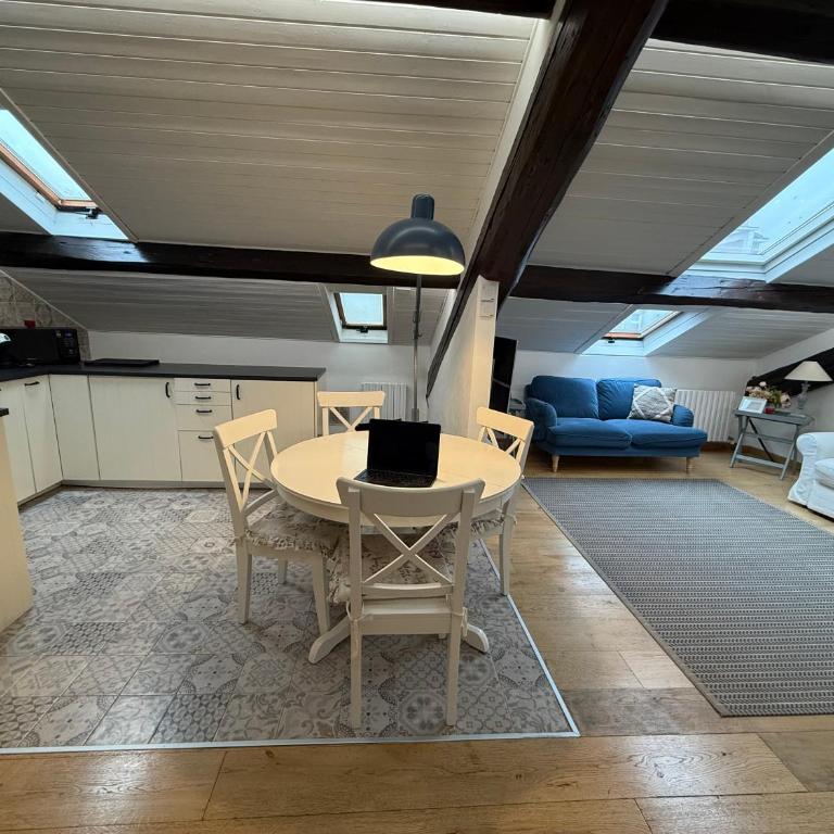 Sunny 2BR Penthouse Near Milano Centrale - Two-Bedroom House - 22
