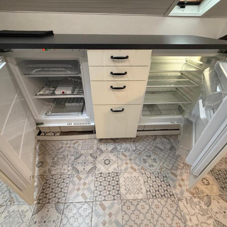 Sunny 2BR Penthouse Near Milano Centrale - Two-Bedroom House - 17