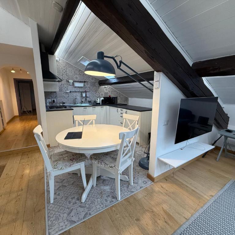 Sunny 2BR Penthouse Near Milano Centrale - Two-Bedroom House - 21