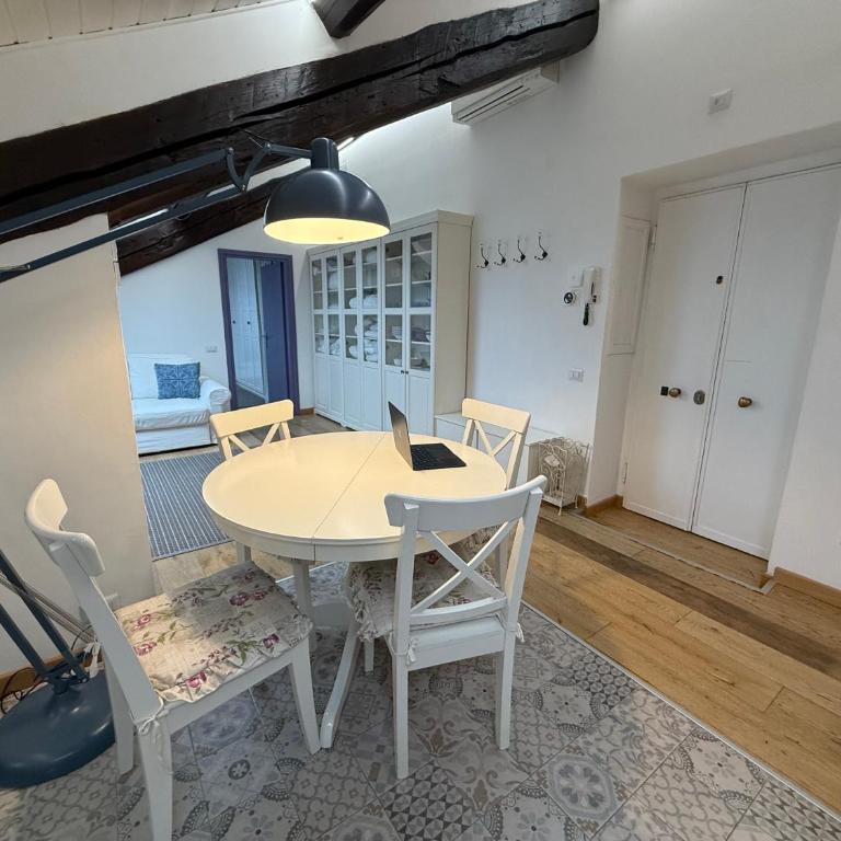 Sunny 2BR Penthouse Near Milano Centrale - Two-Bedroom House - 23
