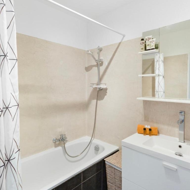 Le Radieux - Spacious - Bright - Car park - Peaceful - Apartment - 5
