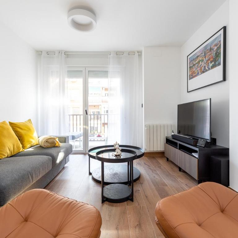 - Góngora Comfort Luxury Suites - - Two-Bedroom Apartment with Balcony - 12