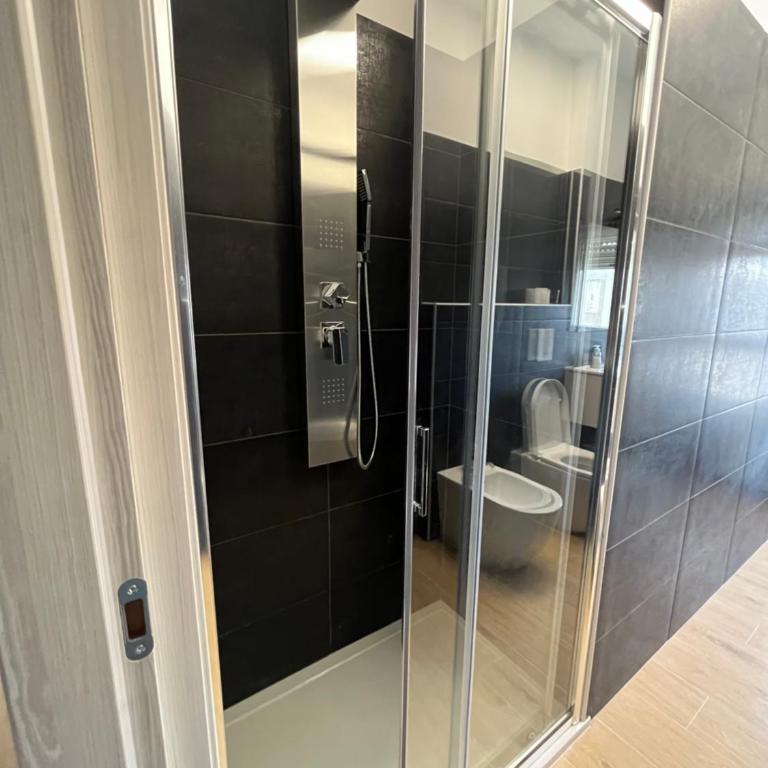 MOMO HOUSE CityLife - Monolocale King con Divano-Letto - 2