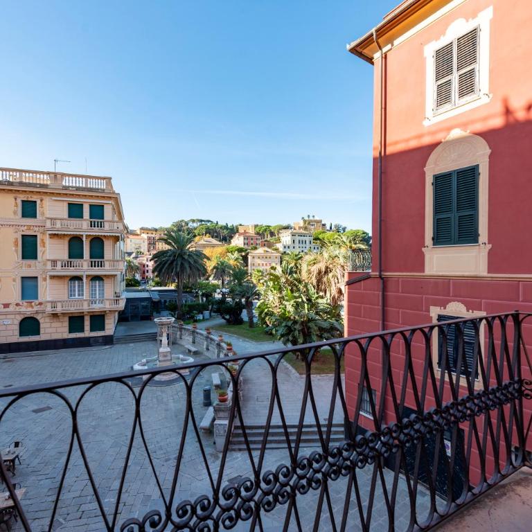 JOIVY Bright 2BR flat, moments from the beach - Two-Bedroom Apartment - 21