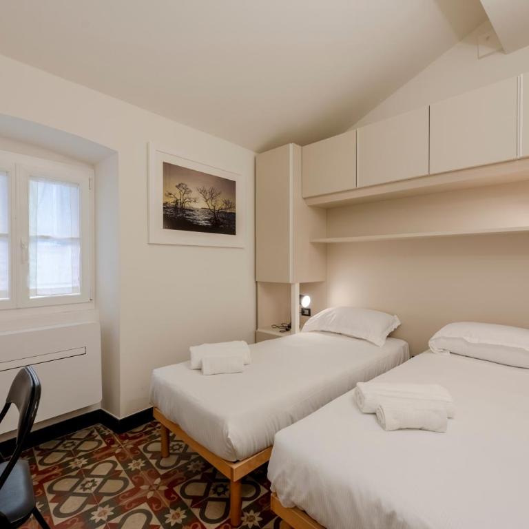 JOIVY Bright 2BR flat, moments from the beach - Two-Bedroom Apartment - 15